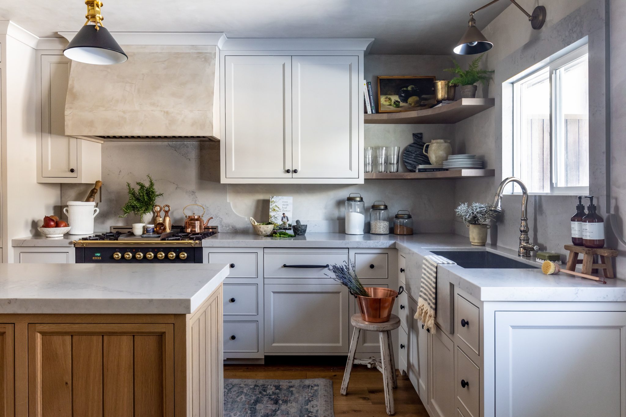Transforming a Kitchen into a Charming and Functional Space: The ...